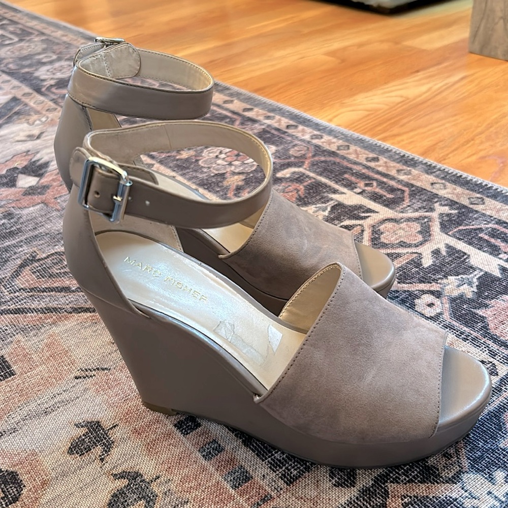 Marc Fisher Platform Wedges Size 8.5